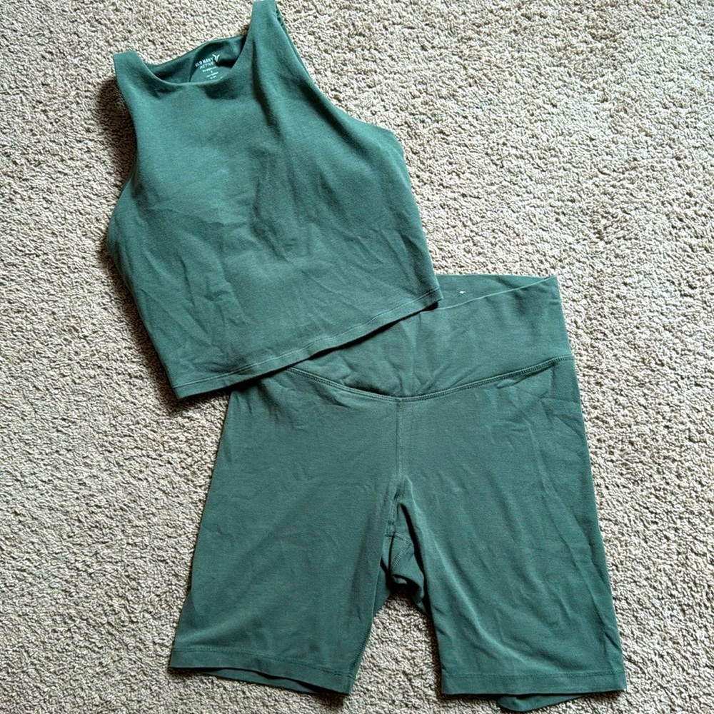 Active SET built in padding crop top w/biker shorts, both size S